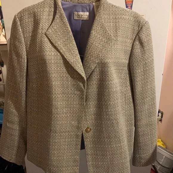 Blazer - Picture 4 of 4
